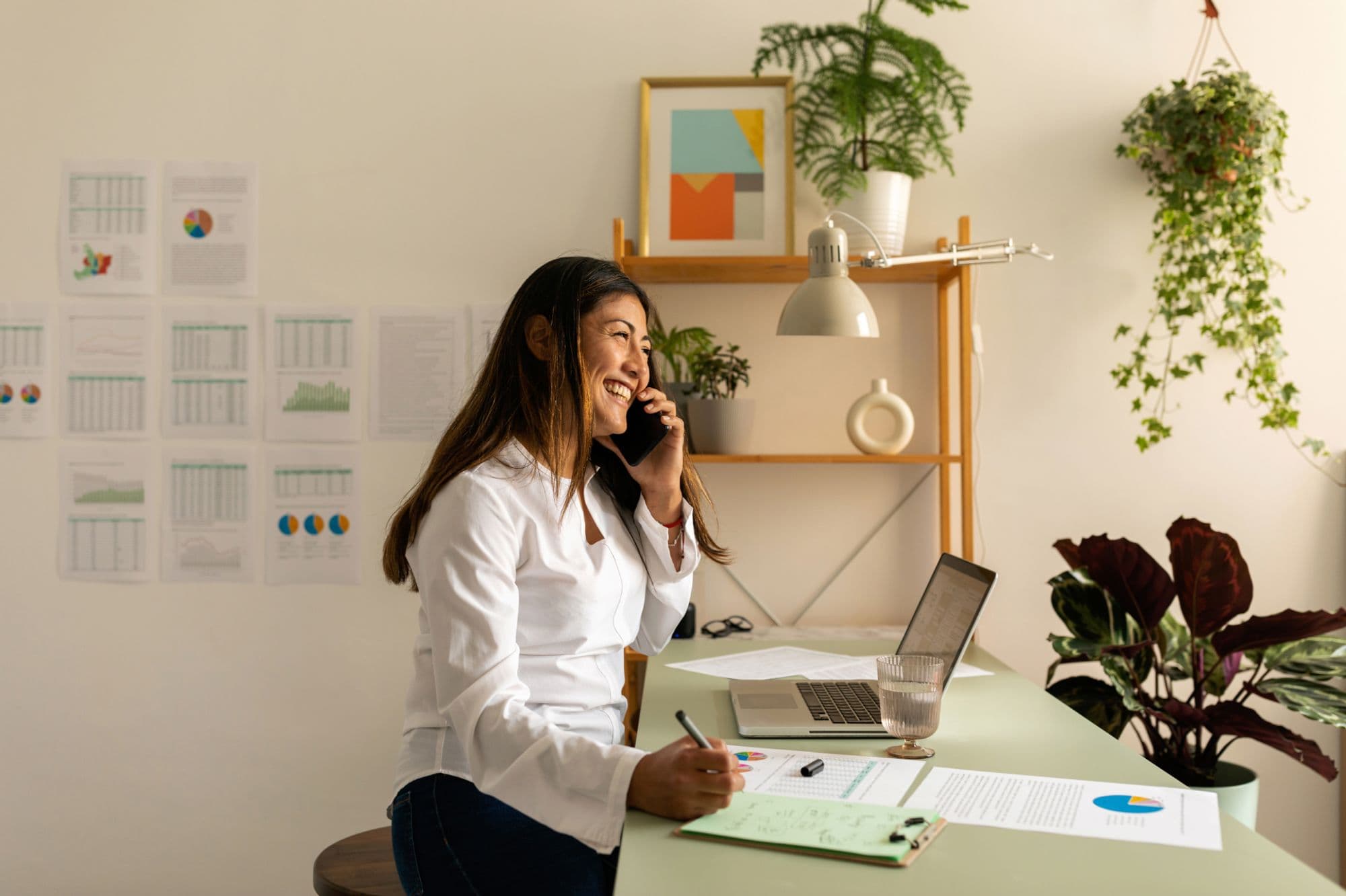 Welche Ausstattung wird im Homeoffice benötigt und wer trägt die Kosten?